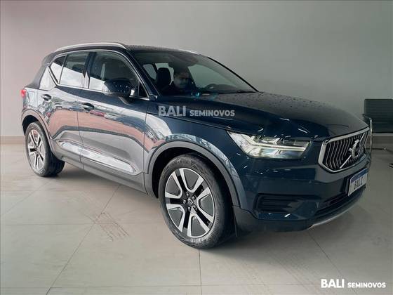 VOLVO XC40 1.5 T5 RECHARGE MOMENTUM GEARTRONIC